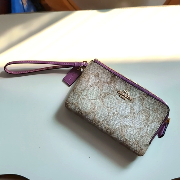 Coach wallet - Picture 1 of 3